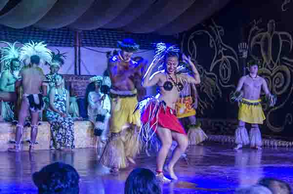 246 - Chile - isla de Rapa Nui o Pascua - danzas tradicionales
